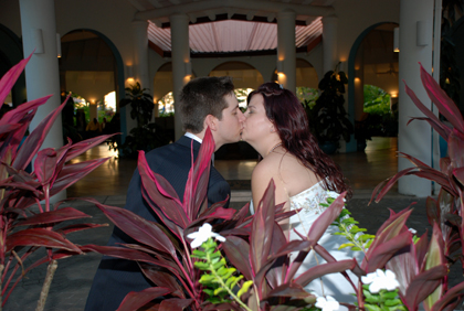 Kissing behind the Flowers